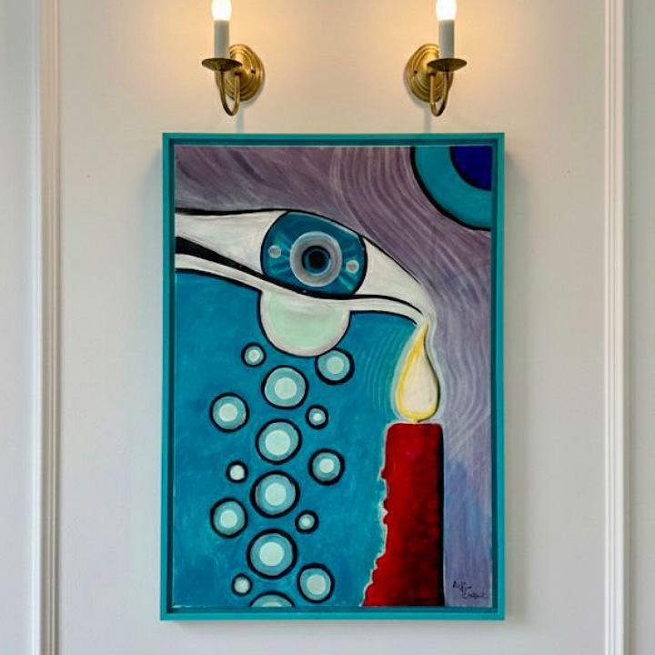 رجاء بلقاضي.. تجربة تشكيلية تحتفي باللون والبعد الروحي