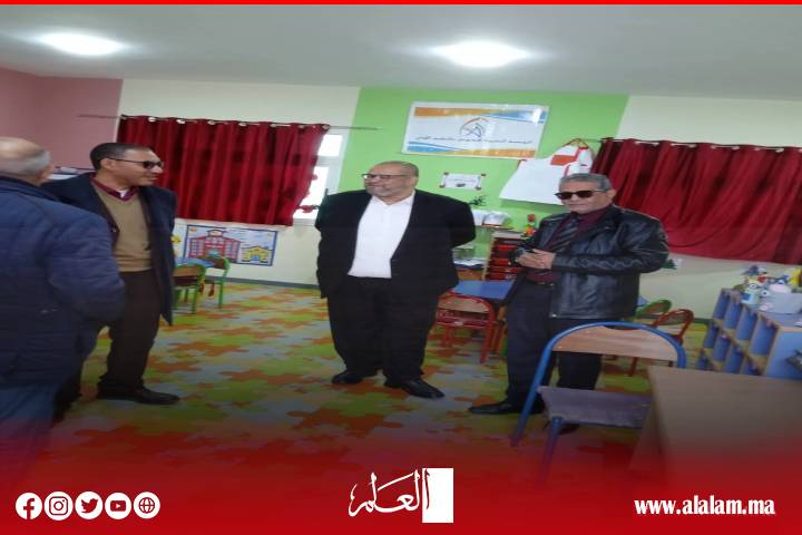 مدير الأكاديمية الجهوية للتربية والتكوين بجهة بني ملال خنيفرة يدشن تعيينه بزيارة لمدرسة عثمان ابن عفان