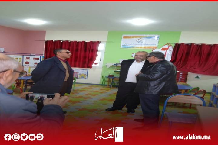 مدير الأكاديمية الجهوية للتربية والتكوين بجهة بني ملال خنيفرة يدشن تعيينه بزيارة لمدرسة عثمان ابن عفان
