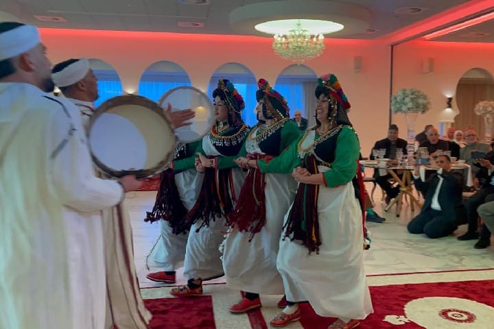 القنصلية المغربية بأمستردام تجمع أفراد الجالية المغربية بمناسبة السنة الأمازيغية 2976