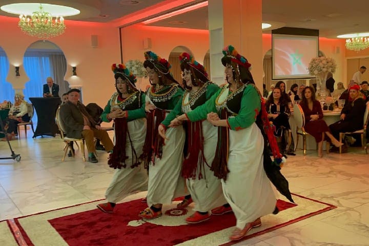 القنصلية المغربية بأمستردام تجمع أفراد الجالية المغربية بمناسبة السنة الأمازيغية 2976