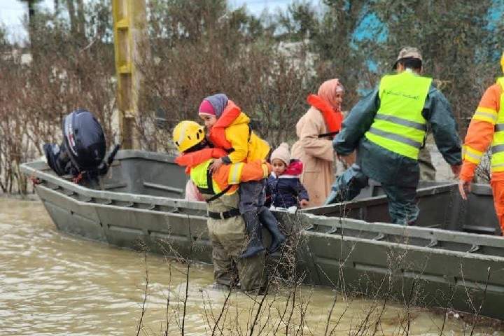 فيضانات واد سبو بسيدي قاسم: تواصل عمليات الإجلاء ووصول المساعدات وسط إشادة ببطولة المتدخلين