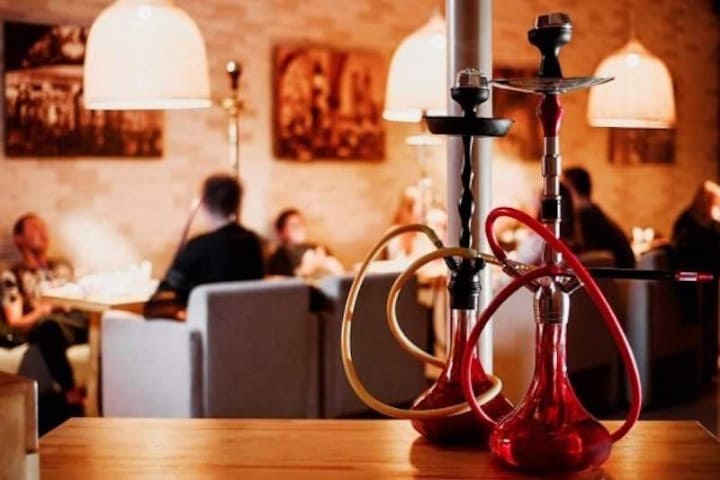 حملة أمنية مكثفة بالحسيمة تستهدف مقاهي الشيشة ببني بوعياش وحجز كميات مهمة من النارجيلات والمعسل