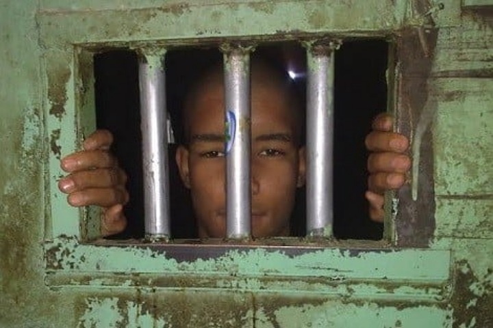 شهادة صادمة من معتقل سابق لدى "البوليساريو" حول الوضع في مخيمات تندوف