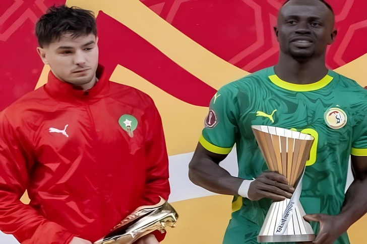 “الكاف” يدرس سحب جائزة ماني ومنحها لإبراهيم دياز بعد تتويج المغرب! “الكاف” يدرس سحب جائزة ماني ومنحها لإبراهيم دياز بعد تتويج المغرب!