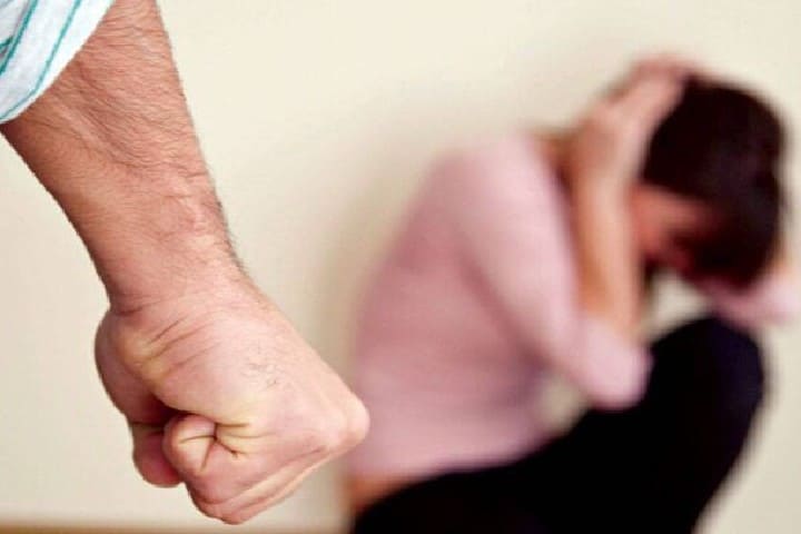 الخلايا المكلفة بمحاربة العنف ضد النساء بالمحاكم المغربية… رافعة للحماية القانونية وتعزيز العدالة