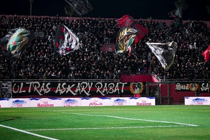 إقبال قياسي على تذاكر مباراة الحسم بين الجيش الملكي ونهضة بركان..