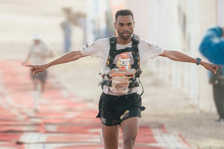 محمد المرابطي والفرنسية ناكاش بطلين لماراطون الرمال 2026