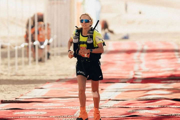 محمد المرابطي والفرنسية ناكاش بطلين لماراطون الرمال 2026