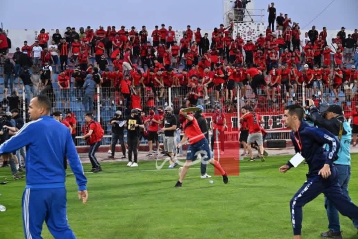 ما أخفته الكاميرات كشفته عدسات الصحافيين