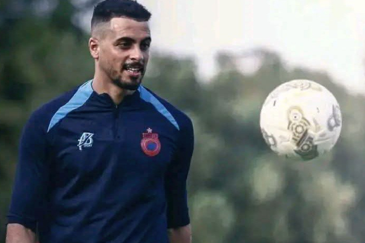 حارس اولمبيك آسفي بوسف المطيع يفجرها: “ لابد من مراجعة العلاقات مع الجيران"