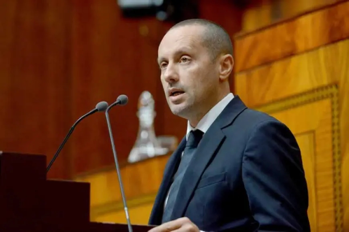 الحكومة تتجاوب مع مطالب الصيادلة