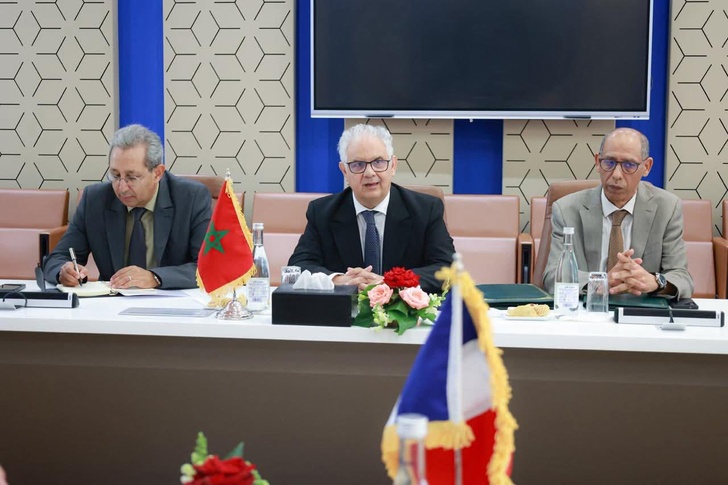 وزير التجهيز والماء يجري مباحثات رفيعة مع وفد من مجلس الشيوخ الفرنسي حول الماء والمناخ والتنمية المستدامة