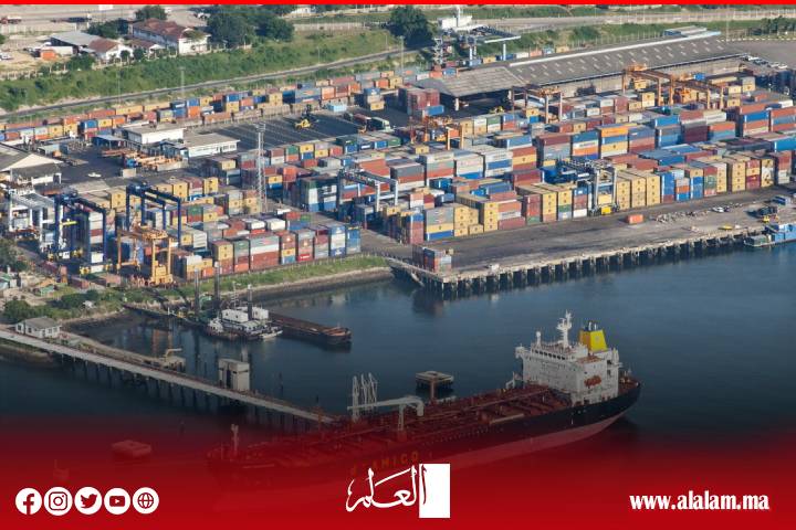 إيران تعلن عن توقف جميع الموانئ العربية في الخليج عن العمل