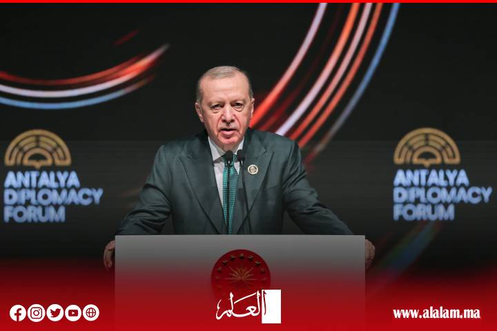 أردوغان يتهم إسرائيل بزعزعة استقرار الشرق الأوسط ويحذر من مخ