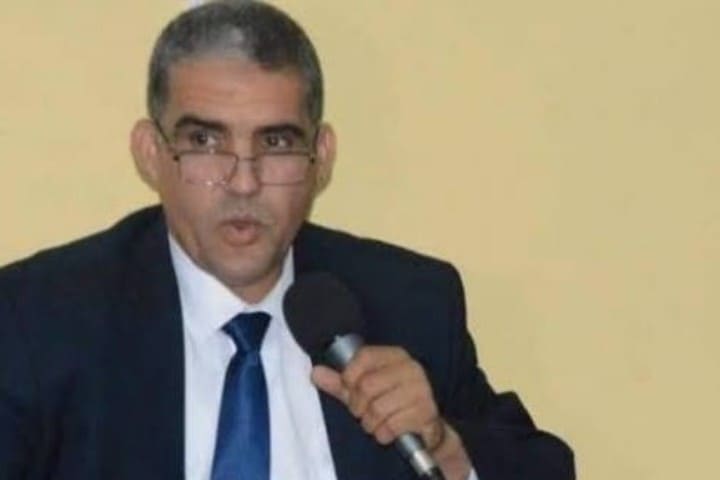 بعد قرار الإعفاء.. عميد كلية اللغة العربية يكشف روايته ويطالب بتحقيق قانوني في قضية التسجيلات المثيرة للجدل