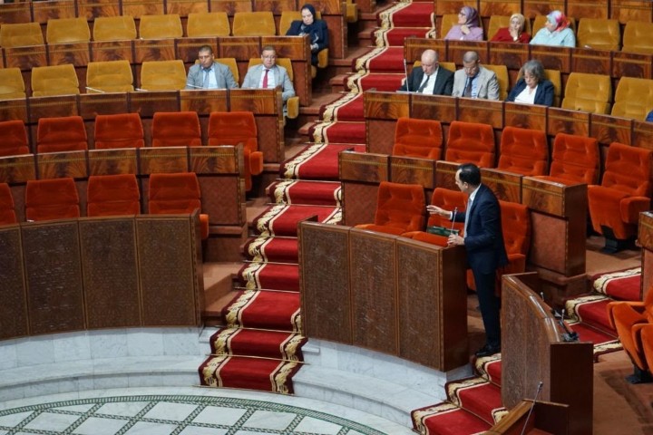 البرلمان ينهي نظام "12 ساعة عمل" الحراس الأمن ويُقر الـ8 ساعات بإجماع تشريعي