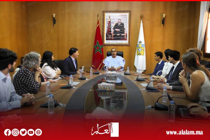 وفد فرنسي من المنتخبين الشباب يطلع بالداخلة على الأوراش التنموية وفرص الاستثمار