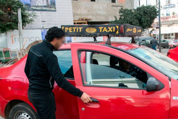 سيارات الأجرة في المغرب: مهنة في مفترق الطرق