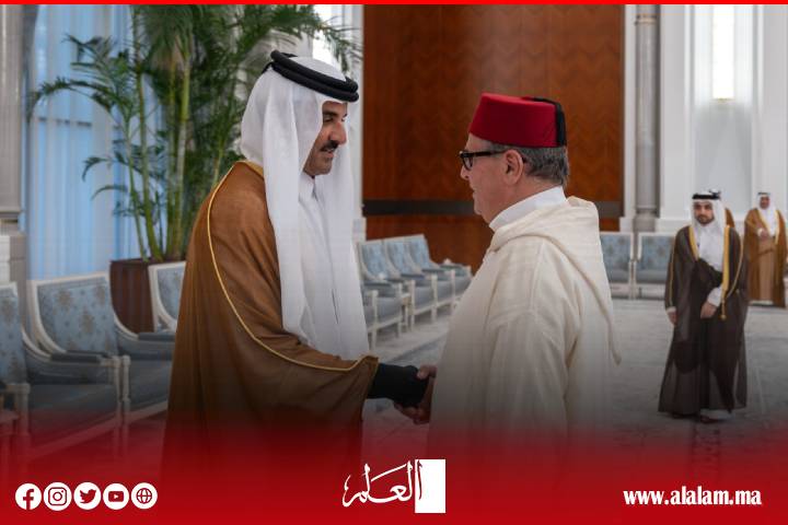 الملك محمد السادس يعزي أمير قطر في وفاة الشيخ حمد بن خليفة آل ثاني عبر أخنوش