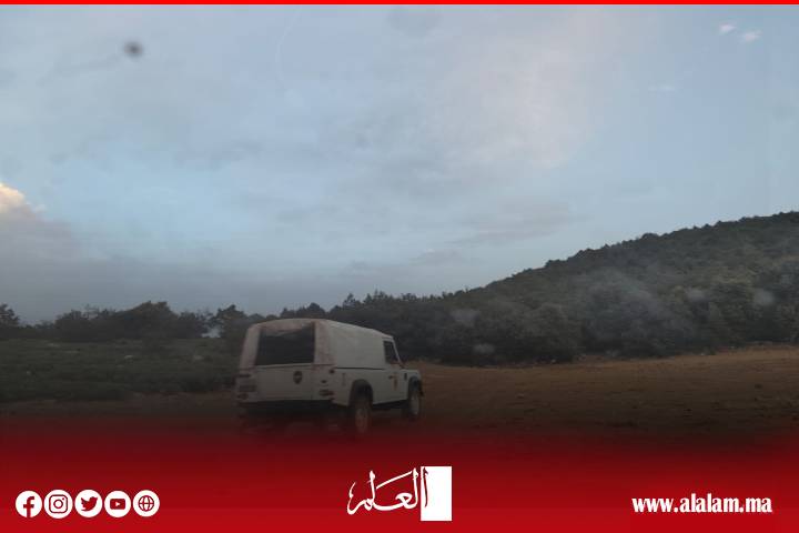 عامل إقليم أزيلال ينتقل إلى بؤرة الحريق بغابة أفوزار لتقييم الوضع وتنسيق عمليات الإطفاء