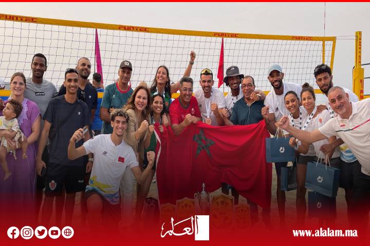 المغرب يتوج بلقب البطولة العربية للكرة الطائرة الشاطئية بعد فوز مثير على البحرين