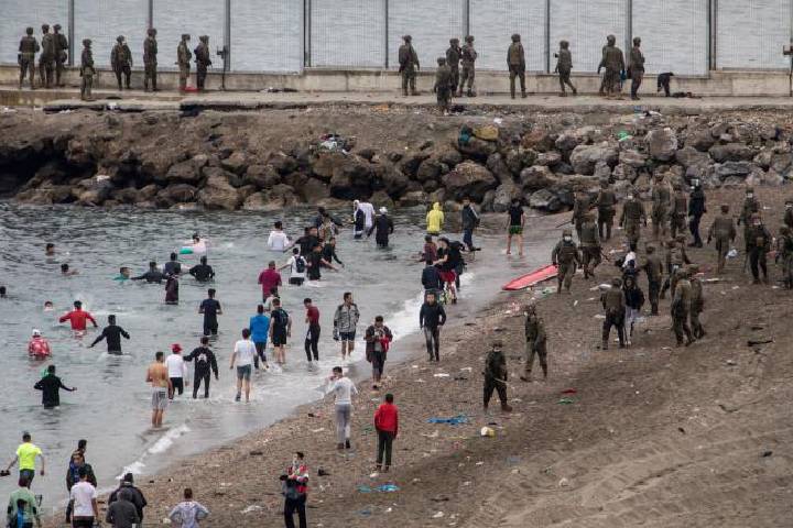سبتة المحتلة تطالب بتشديد القانون والمغرب يواصل التصدي لشبكات الاتجار بالبشر والهجرة غير النظامية