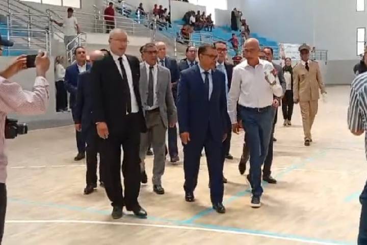 عامل إقليم سيدي قاسم يشرف على افتتاح أول قاعة رياضية مغطاة بأحد كورت..