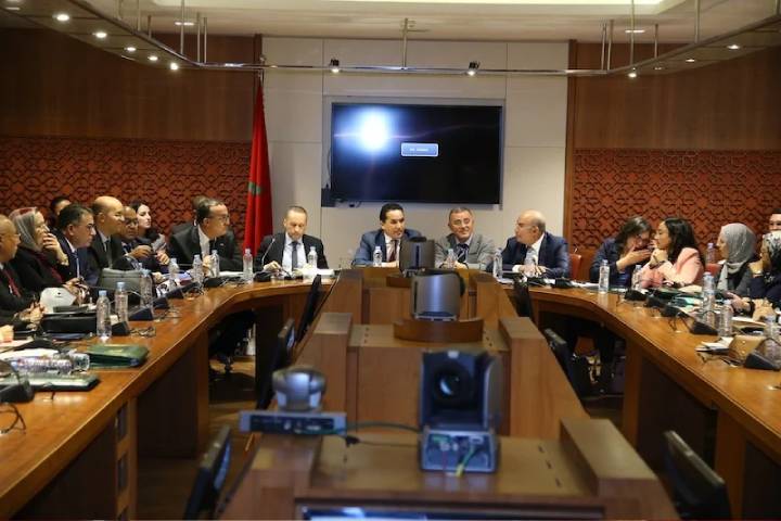 النقابات المهنية للصحة في القطاع الخاص تدعو الهيئة العليا للصحة إلى تسريع النقاش وتنزيل خلاصاته