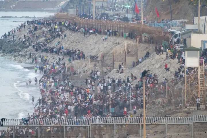 تداعيات أحداث معبر سبتة المحتلة: إقالة مسؤولة بجهاز الأمن القومي الإسباني يعري تخبط وتضارب البيانات الرسمية لحكومة مدريد