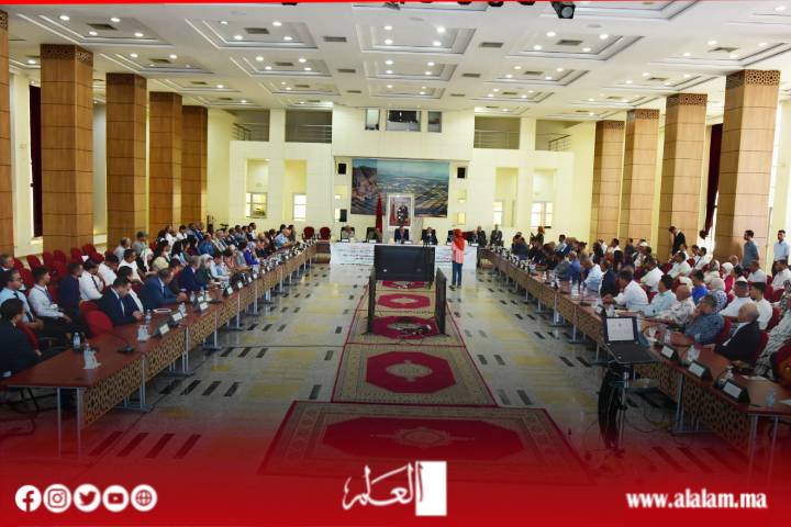 والي بني ملال-خنيفرة يفتح أبواب الولاية أمام مغاربة العالم.. تبسيط المساطر والإنصات لانشغالات الجالية