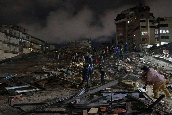 زلزال مدمر بقوة 7.4 درجة في كولومبيا يخلّف 132 قتيلاً ومئات الجرحى