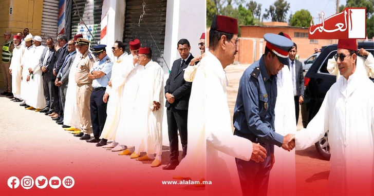 الحاجب الملكي يسلم هبة ملكية لشرفاء زاوية سيدي عبد العزيز بن يفو الحاجب الملكي يسلم هبة ملكية لشرفاء زاوية سيدي عبد العزيز بن يفو
