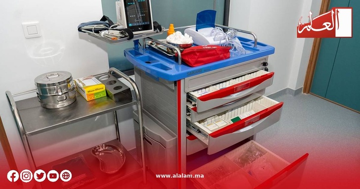 عربة المعدات الطبية عربة المعدات الطبية