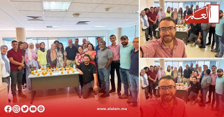 زميلات وزملاء عبد الله البقالي يتقاسمون معه فرحة الاستحقاق المهني داخل مقر الجريدة بالرباط زميلات وزملاء عبد الله البقالي يتقاسمون معه فرحة الاستحقاق المهني داخل مقر الجريدة بالرباط