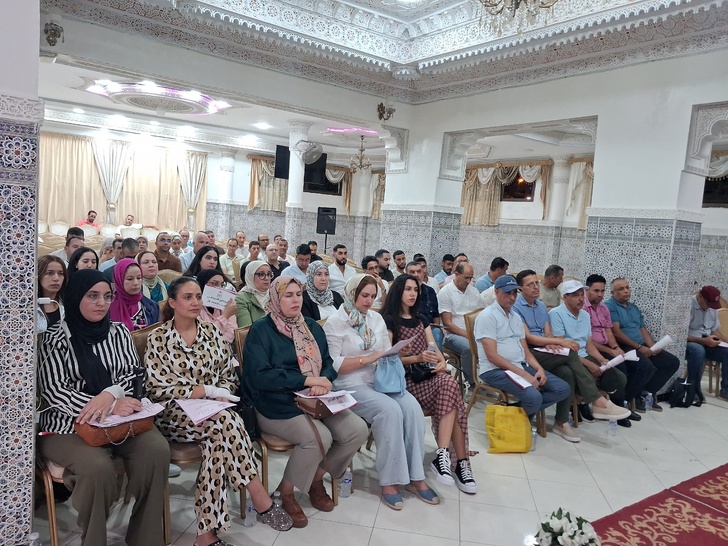 لقاء نقاش الأطر العرائشية يرسم خارطة طريق جديدة لتدبير الشأن المحلي وإصلاح القطاعات الحيوية بالإقليم