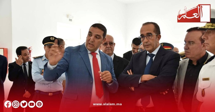 عامل إقليم الحسيمة يتفقد القاعات المخصصة للدراسة بالمقر المؤقت للكلية عامل إقليم الحسيمة يتفقد القاعات المخصصة للدراسة بالمقر المؤقت للكلية