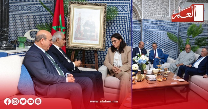 نزار بركة والوفد المرافق خلال لقاء المشاورات الحكومية نزار بركة والوفد المرافق خلال لقاء المشاورات الحكومية