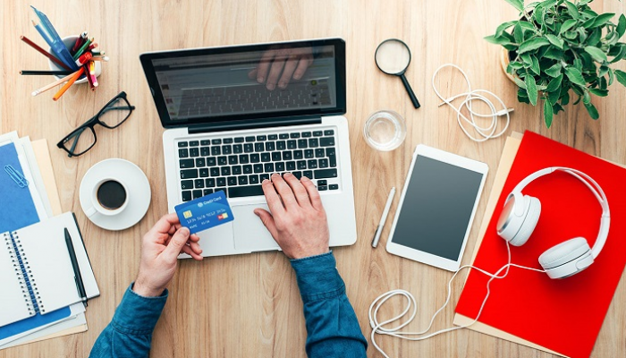 المغاربة أجروا 6 ملايين معاملة عبر الانترنيت بمبلغ 2،9 مليار درهم في النصف الأول من 2020 المغاربة أجروا 6 ملايين معاملة عبر الانترنيت بمبلغ 2،9 مليار درهم في النصف الأول من 2020