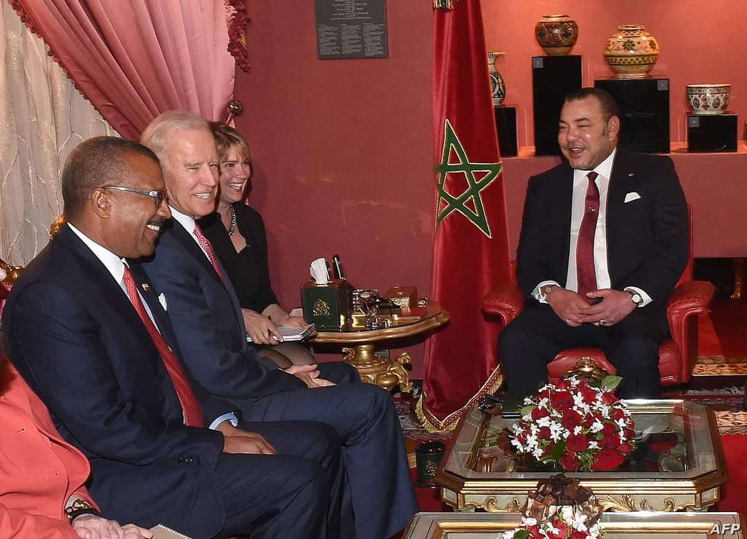 «المغاربة» يُذَكِّرُونَ «بايدن» بإشَادَتِهِ بالعلاقات المغربية ـ الأمريكية