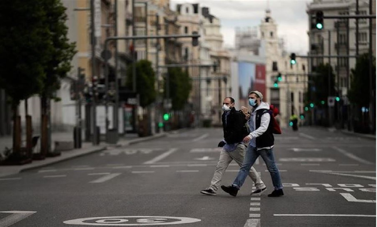 منصف السلاوي: من التّطعيم حتى عودة الحياة لطبيعتها... هذا هو الموعد! منصف السلاوي: من التّطعيم حتى عودة الحياة لطبيعتها... هذا هو الموعد!