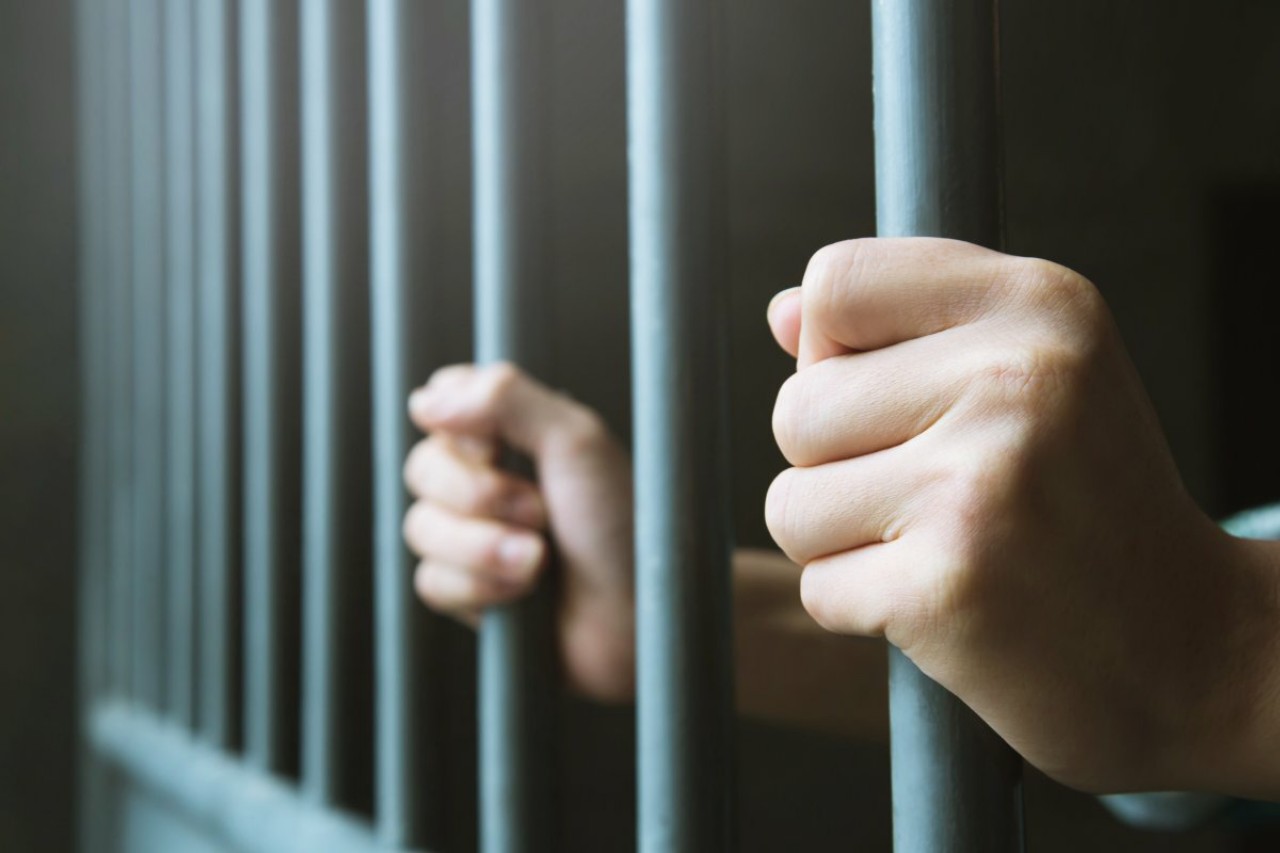 الحكم على الحقوقي المديمي بالسجن والغرامة بمراكش