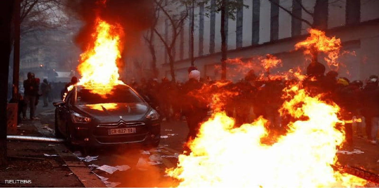 المظاهرات تعود إلى فرنسا.. حرق سيارات وتكسير محلات
