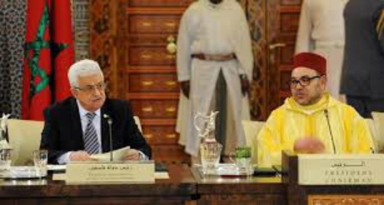 الملك محمد السادس يجري اتصالا هاتفيا برئيس دولة فلسطين