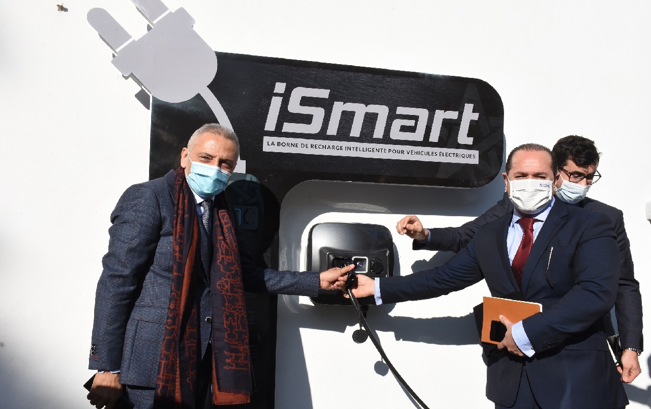 الشاحن الكهربائي للسيارة iSmart ينضاف إلى قائمة الاختراعات المغربية