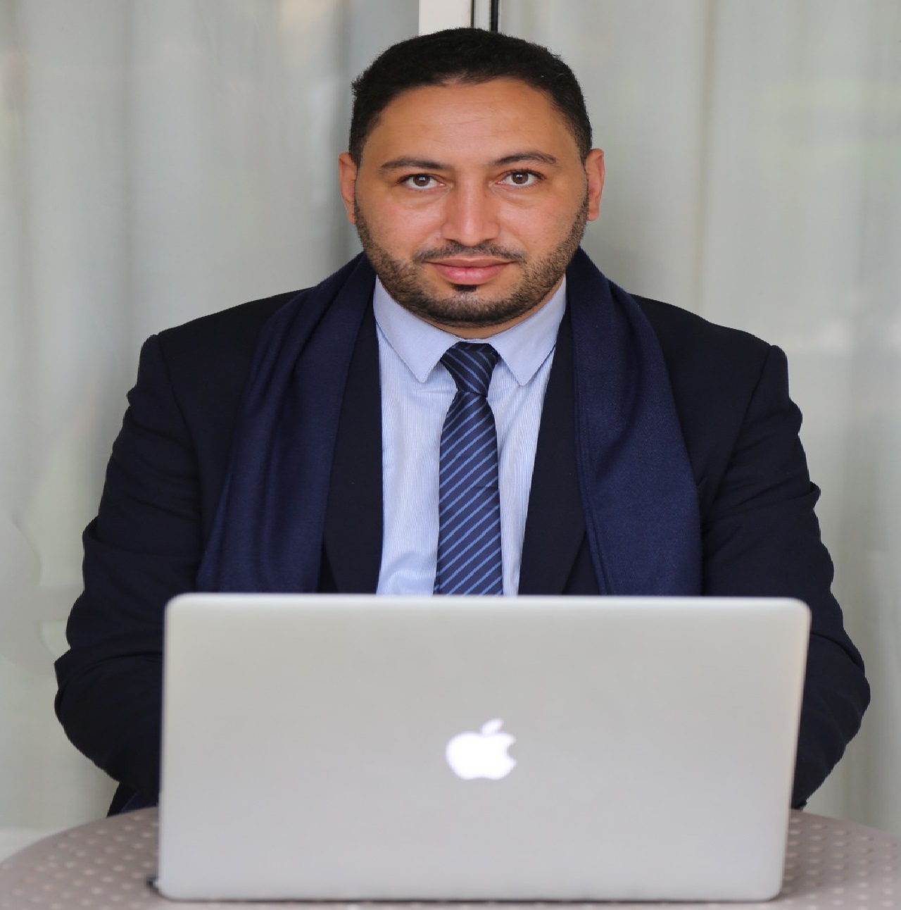 صحفي مغربي يظفر بجائزة الصحافة العربية في دورتها الـ19 صحفي مغربي يظفر بجائزة الصحافة العربية في دورتها الـ19