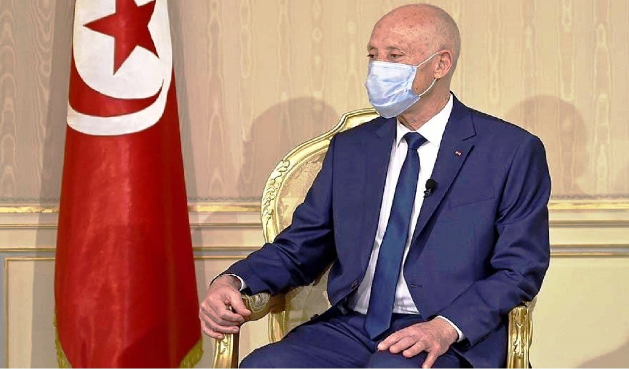 غموضٌ حول رواية محاولة تسميم الرئيس التونسي