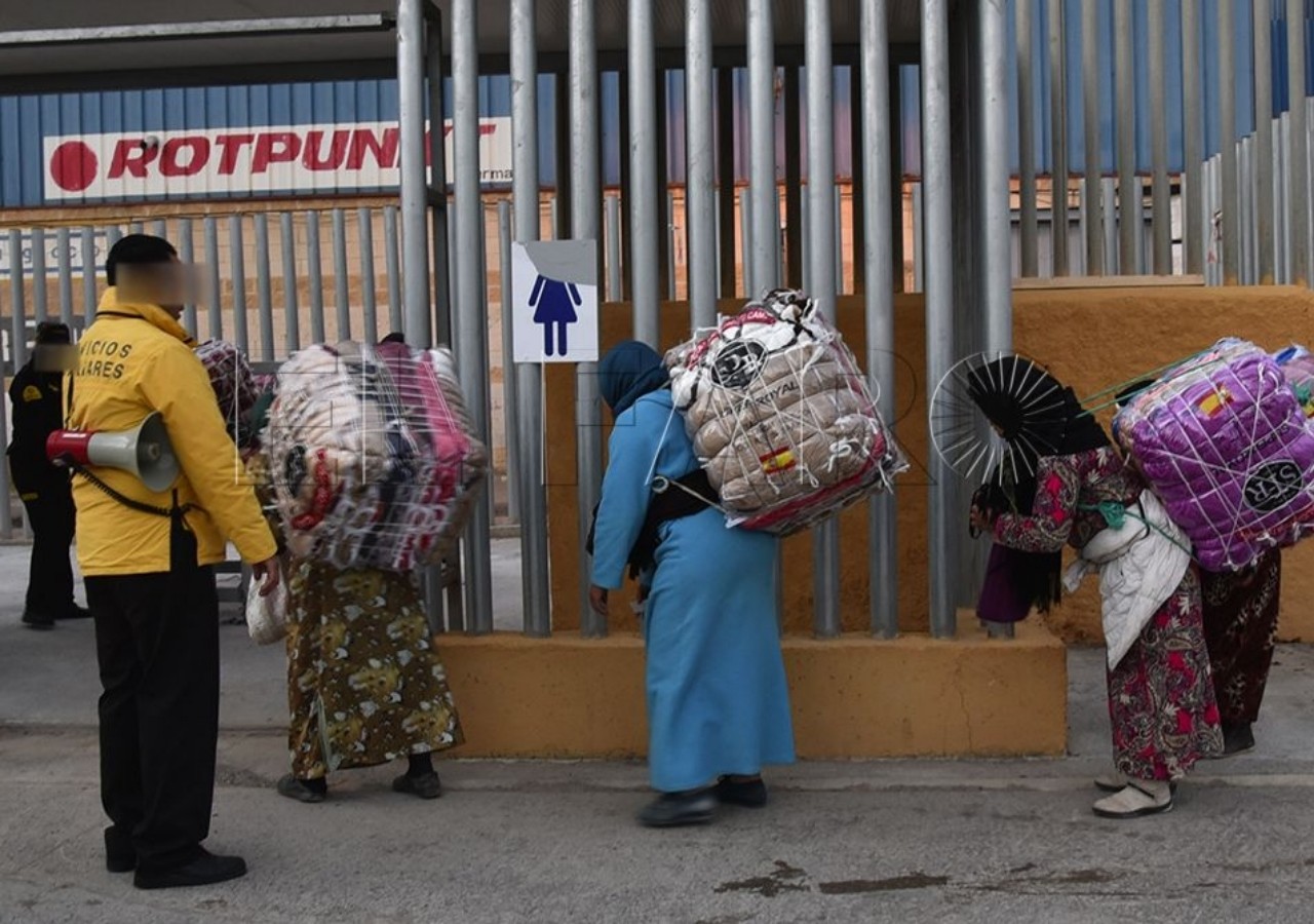 اسبانيا تتجه نحو تغيير سياستها بخصوص معبري سبتة ومليلية المحتلتين