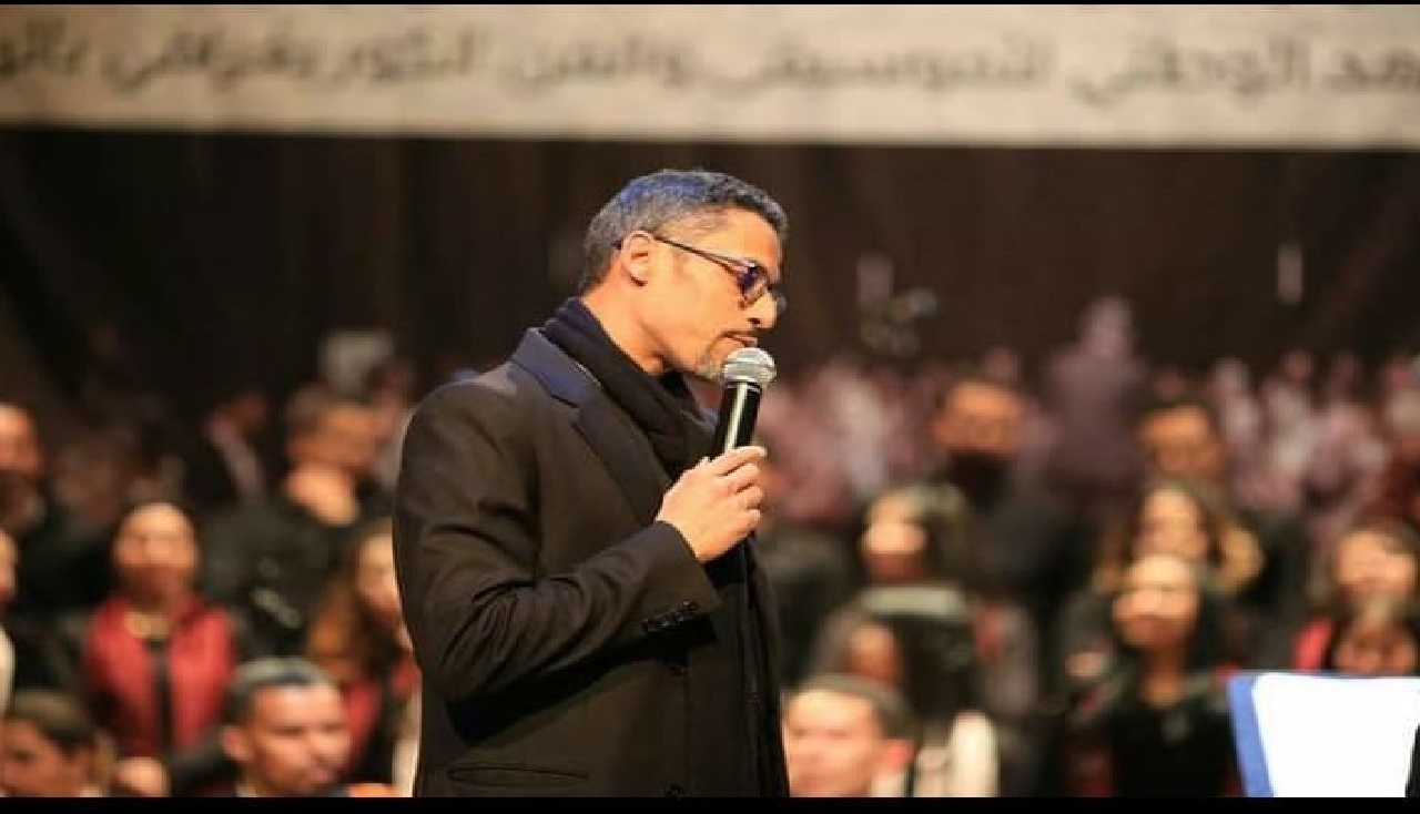 الفنان فؤاد صدوق يغني لـ«مسجد الله»