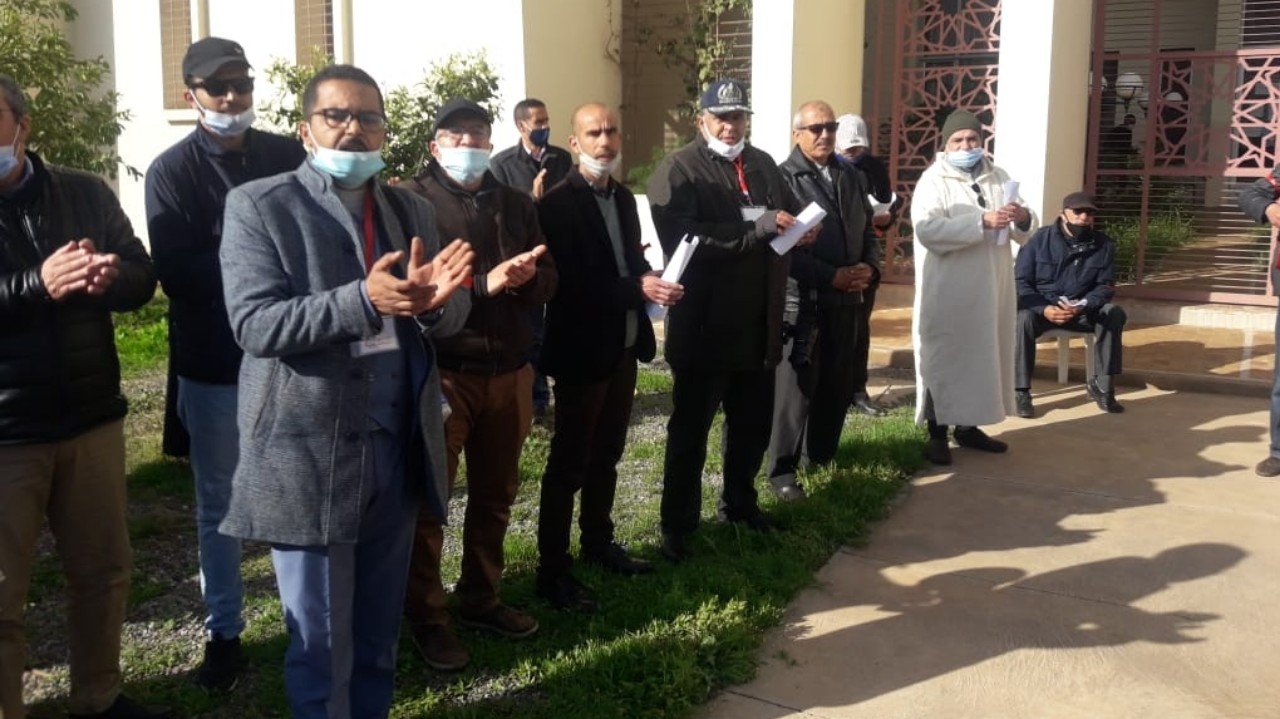 الأطر الإدارية بكل من مراكش والرحامنة تحتج ضد الوزارة الوصية  الأطر الإدارية بكل من مراكش والرحامنة تحتج ضد الوزارة الوصية